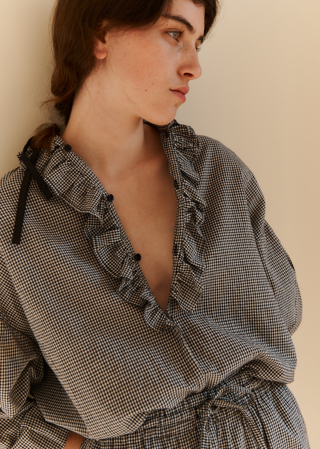 WOMEN'S FRILL COLLAR COTTON BLOUSE - BLACK/WHITE CHECK
