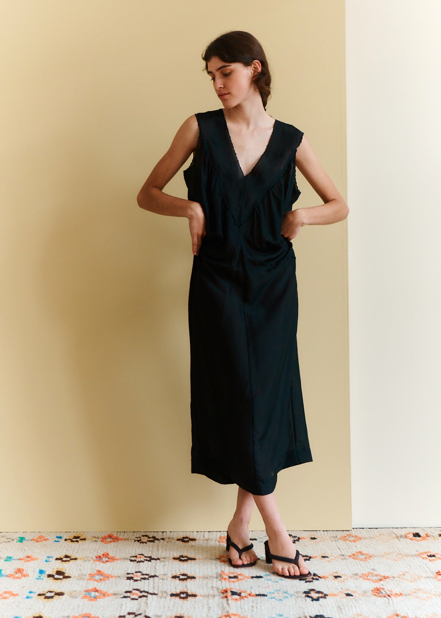 WOMEN'S PANELLED SILK DRESS - BLACK