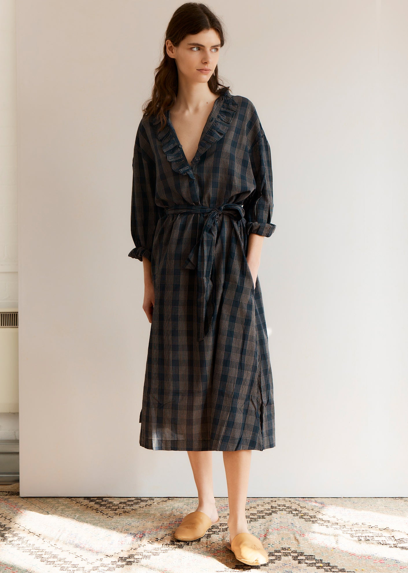 FRILL COLLAR WOMEN'S DRESS - BLACK / ECRU CHECK