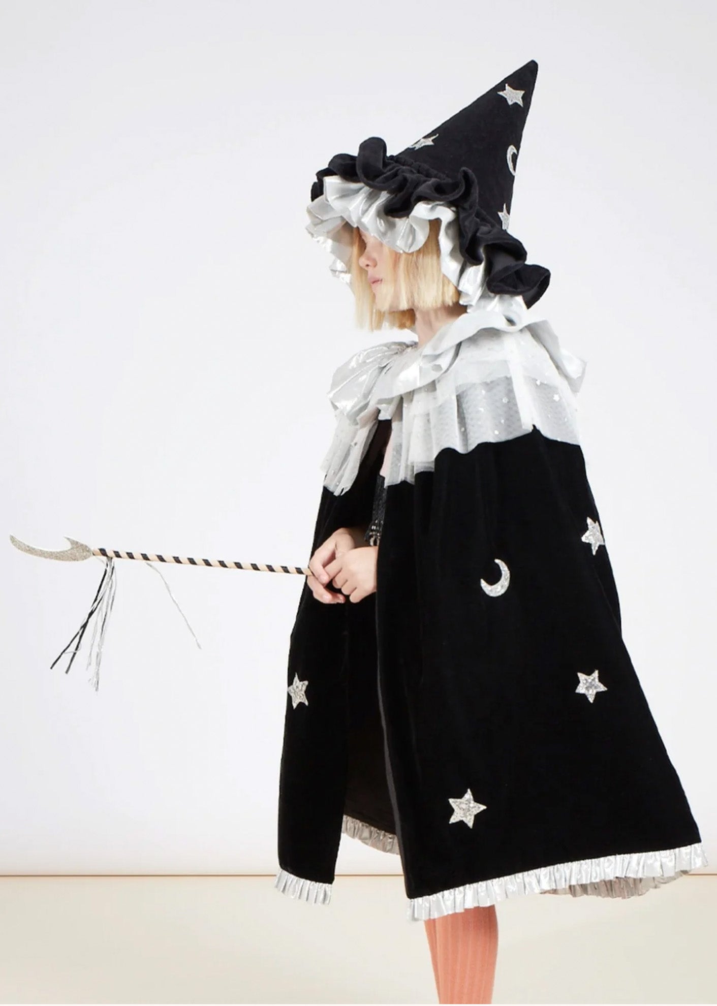 WITCHCOSTUME
