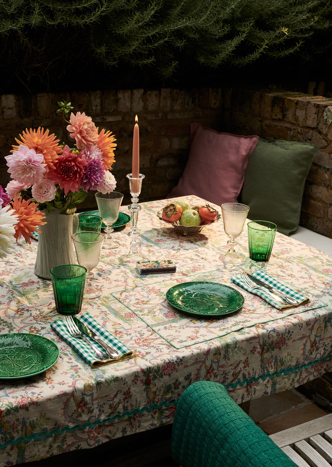 LINEN TABLE CLOTH - FRENCH VERSAILLES PRINT