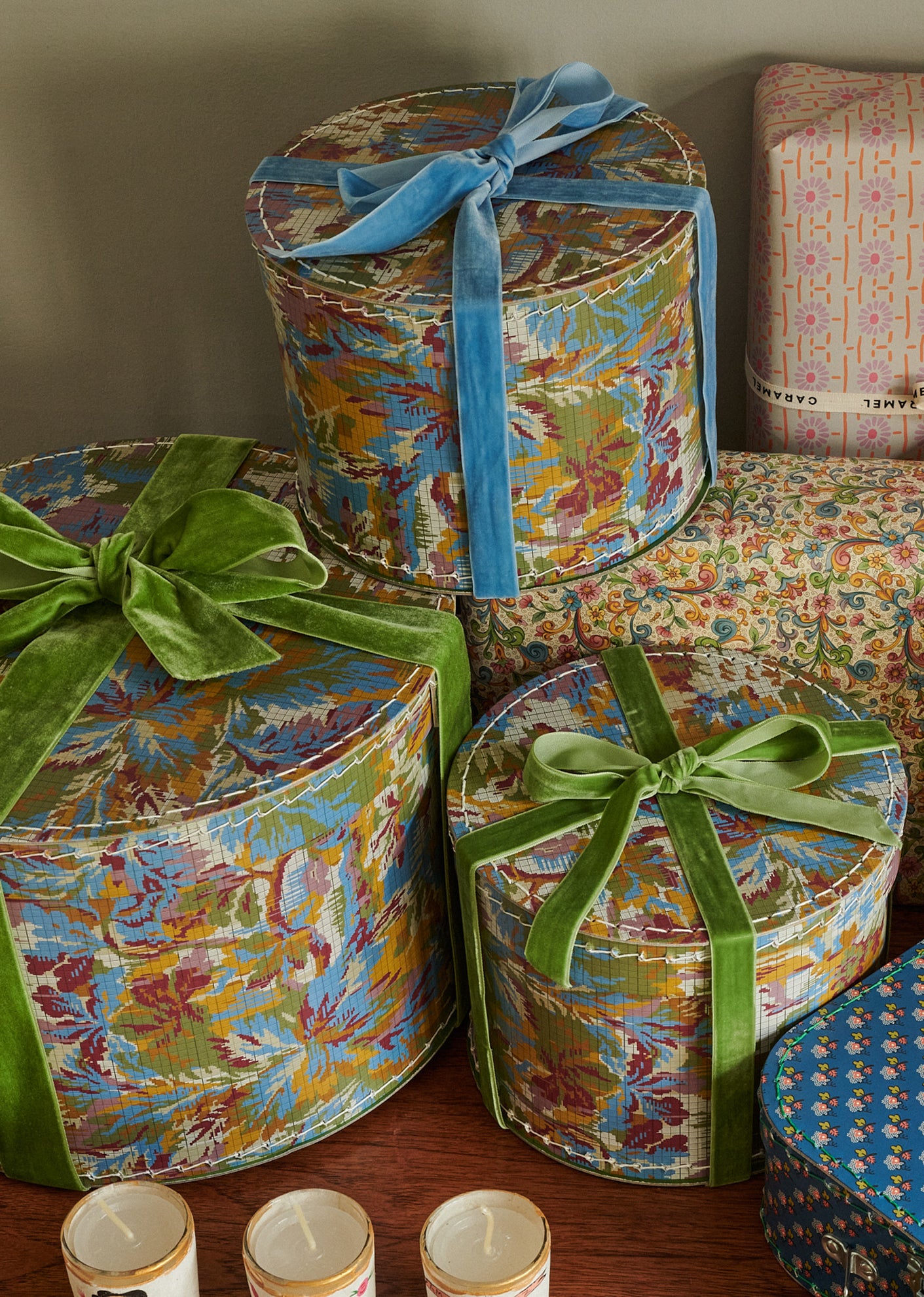 SMALL GIFT BOX - TAPESTRY