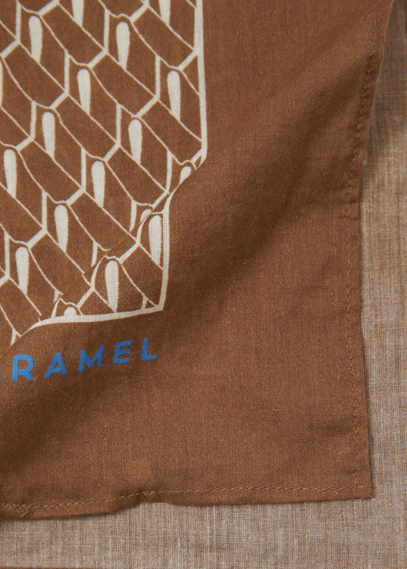 SCARF - BROWN GEO PRINT