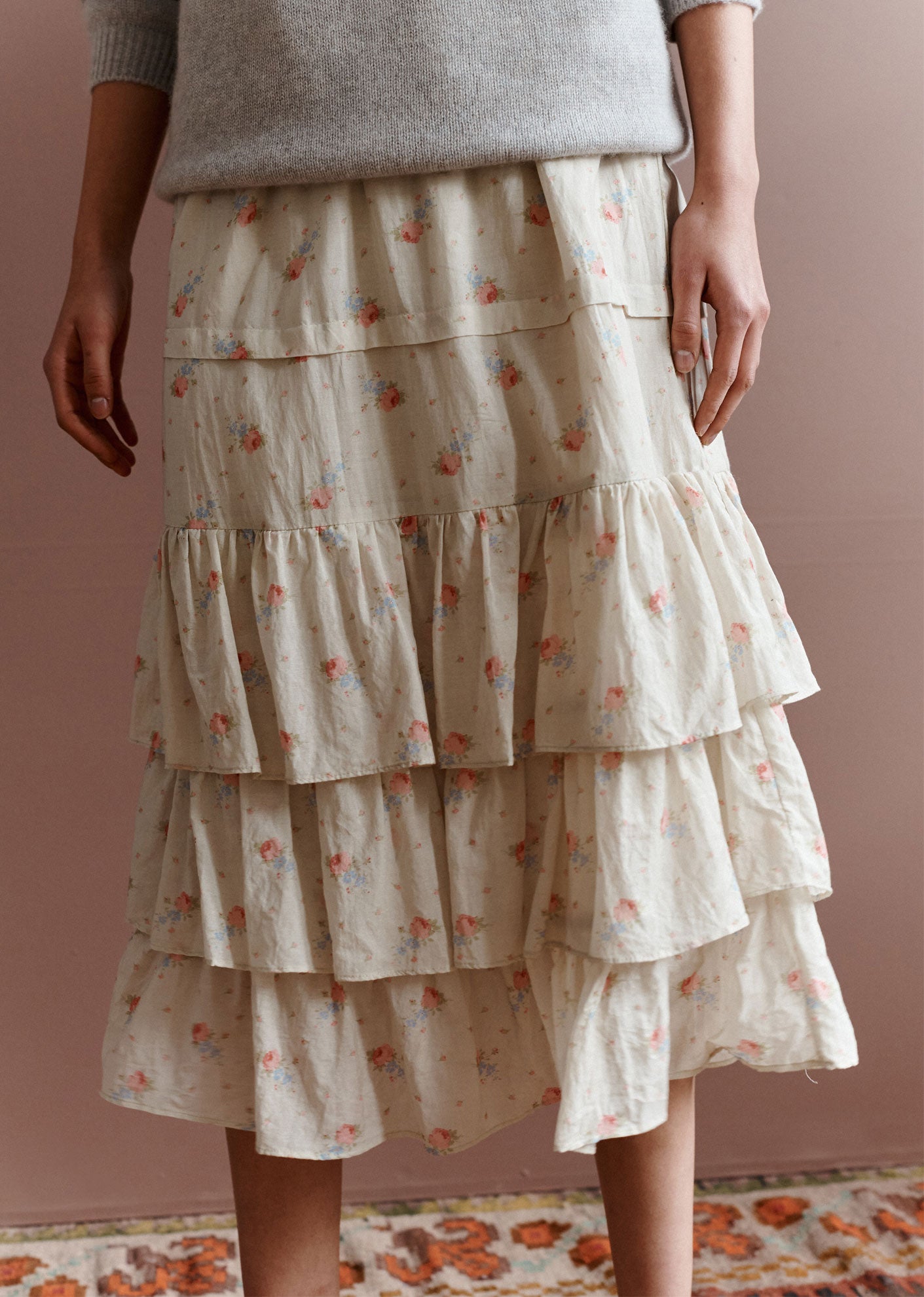 SS23---FRILL-SKIRT-WOMAN-ROSE-BOUQUET-3