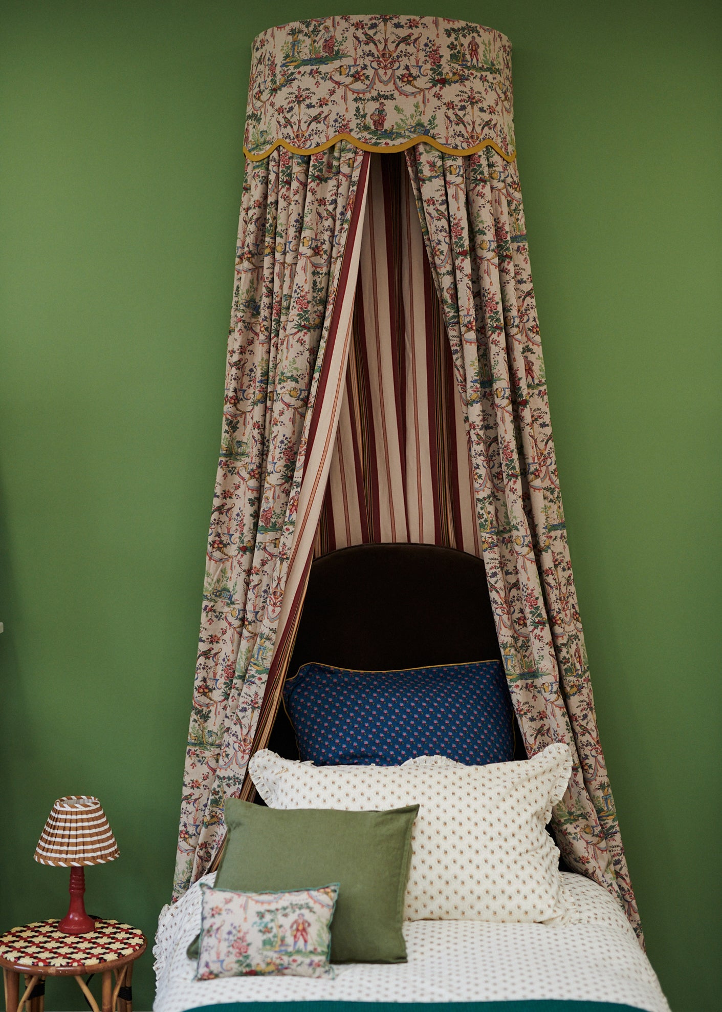 BED CROWN FRENCH VERSAILLES