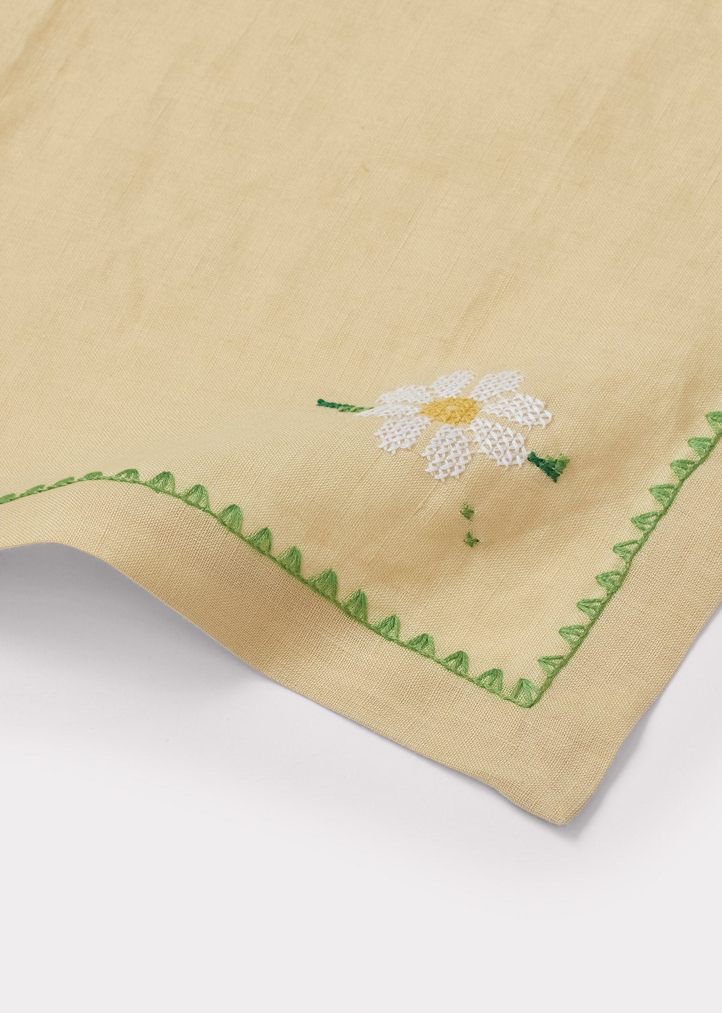 FLORAL EMBROIDERED PLACEMAT - FLORAL
