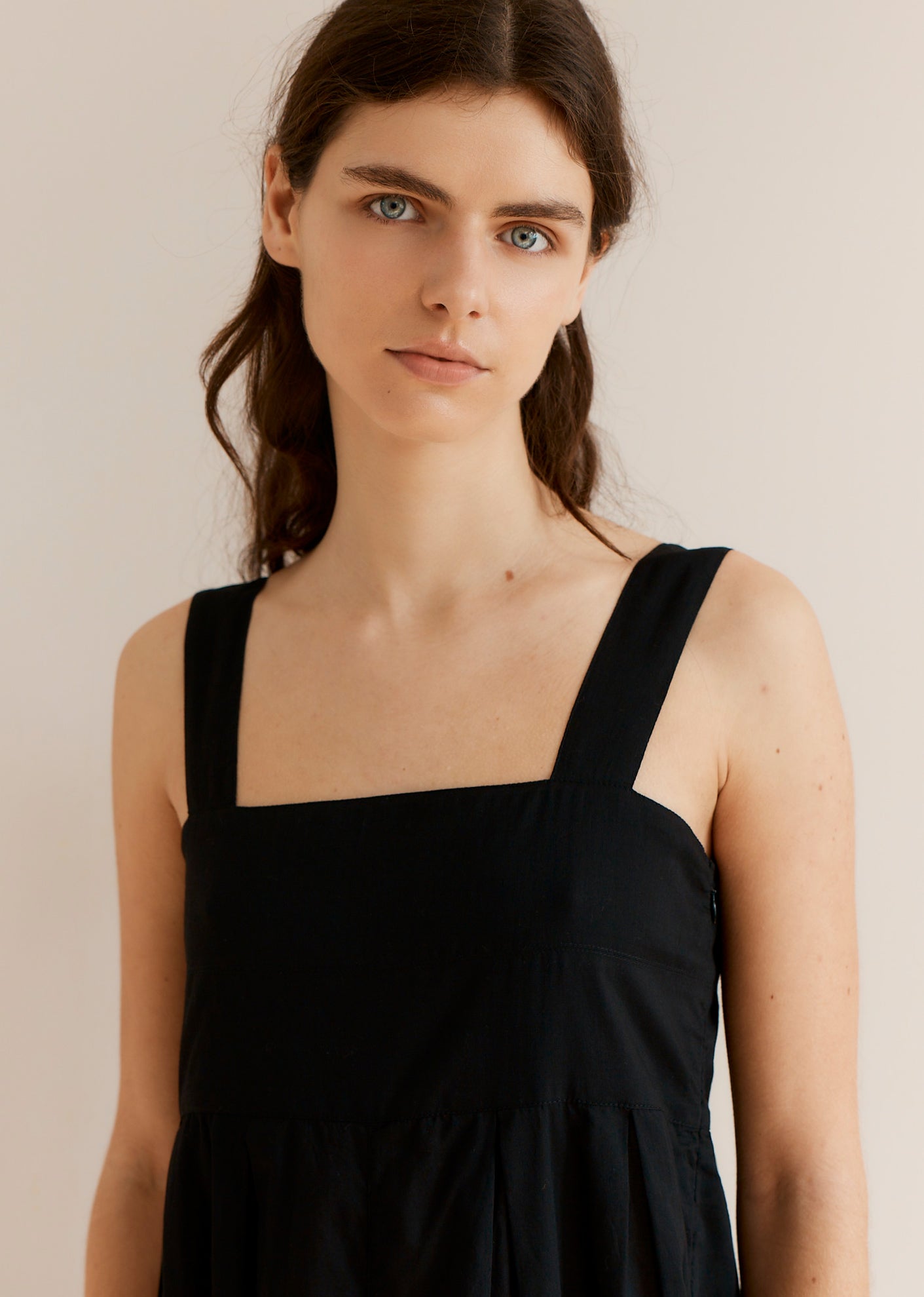 WOMEN'S PLEATED COTTON SUMMER DRESS - BLACK