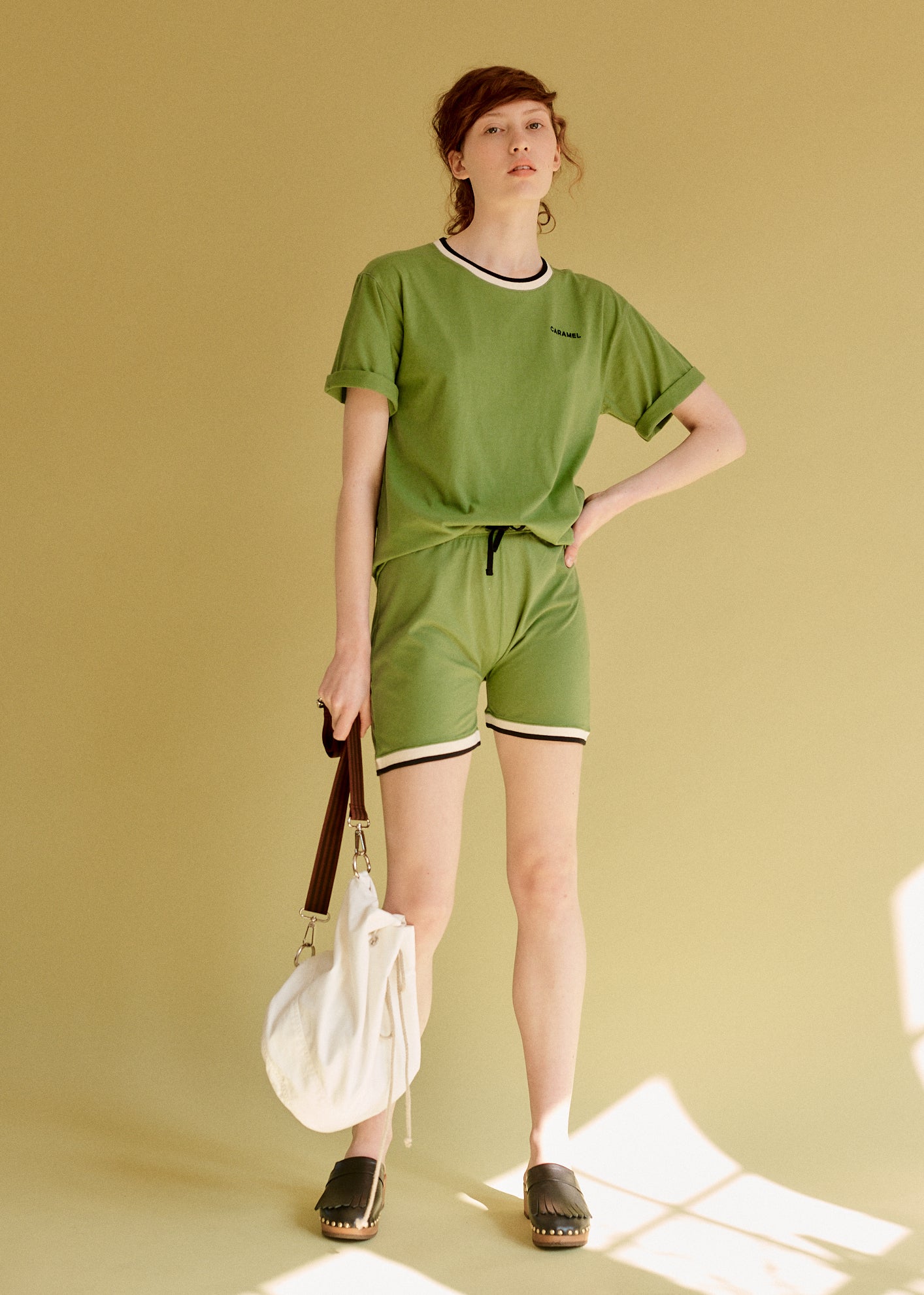 CARAMEL T-SHIRT - BASIL